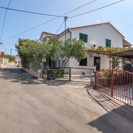 Apartment And Rooms Ruza Трогир Экстерьер фото
