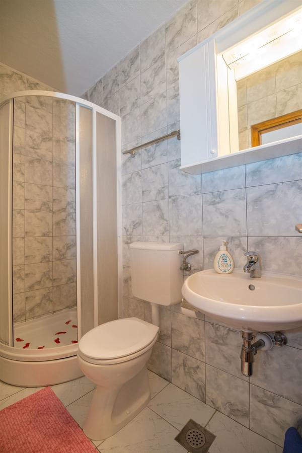 Apartment And Rooms Ruza Трогир Экстерьер фото