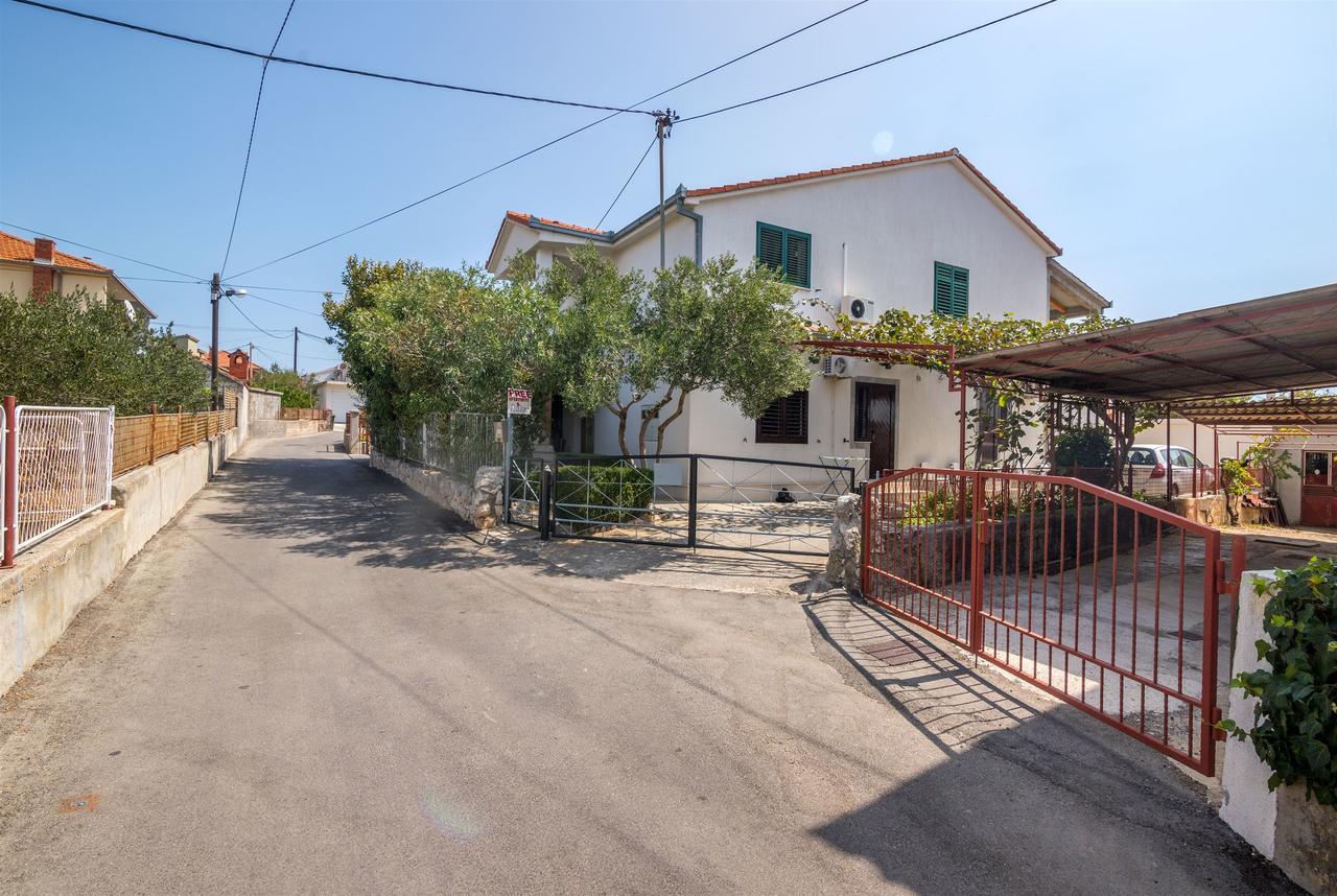 Apartment And Rooms Ruza Трогир Экстерьер фото