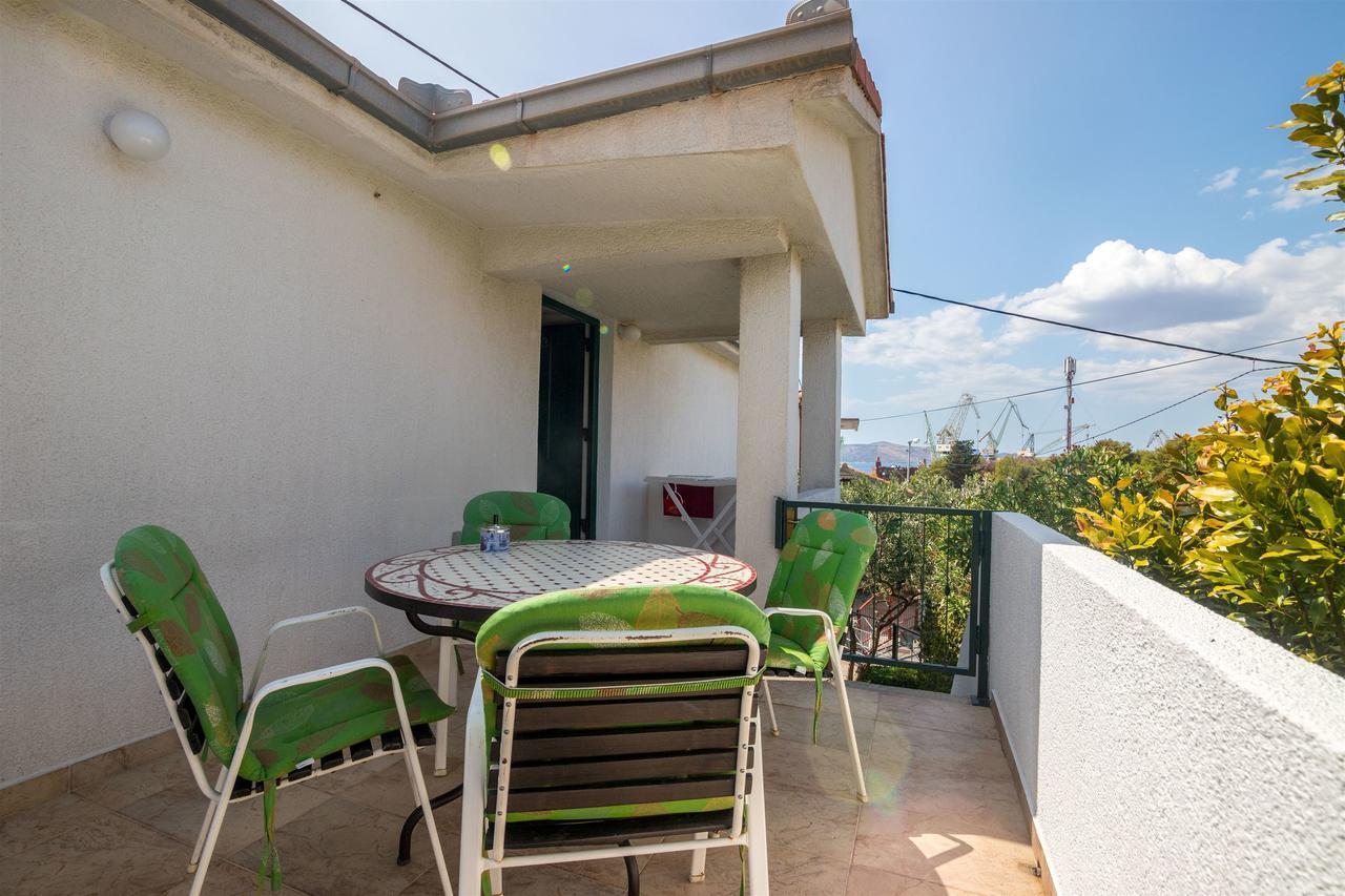 Apartment And Rooms Ruza Трогир Экстерьер фото