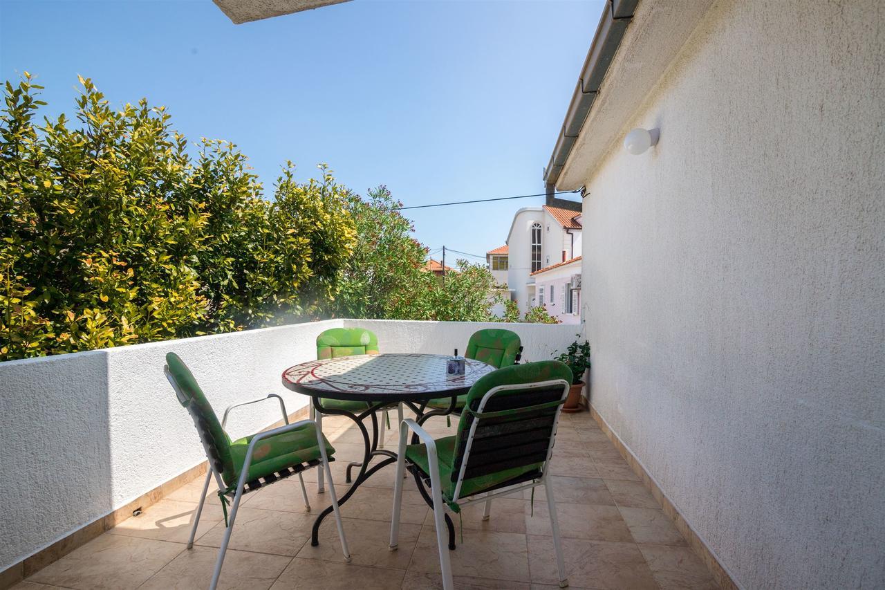 Apartment And Rooms Ruza Трогир Экстерьер фото
